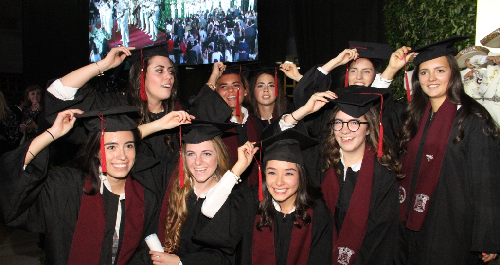 Ceremonia de graduación de 6º de bachillerato ¨Colegio Miraflores